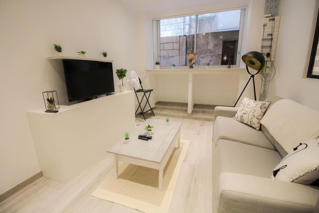 La Bd : Joli T2 Renove /Wi-Fi/Centre-Ville Angoulême Extérieur photo
